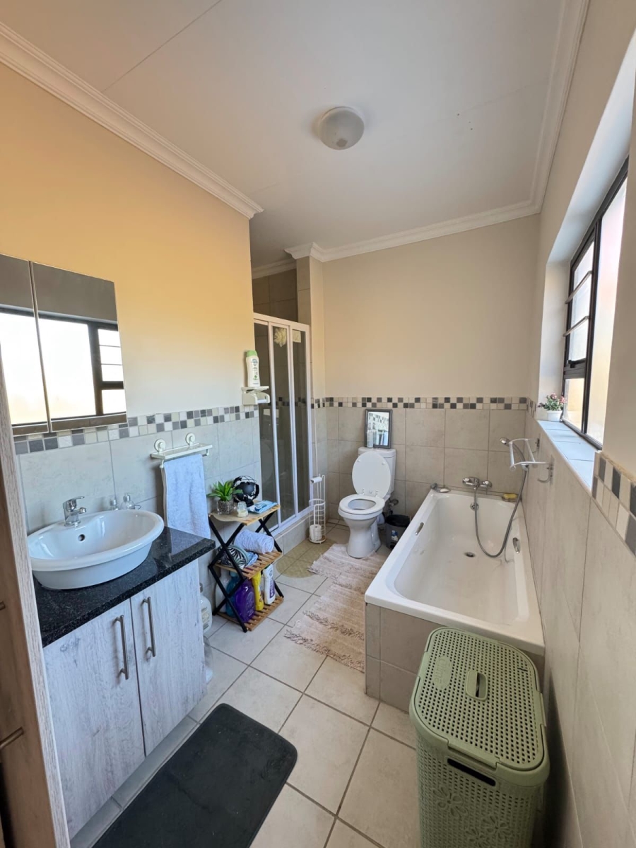 3 Bedroom Property for Sale in Waterval East North West